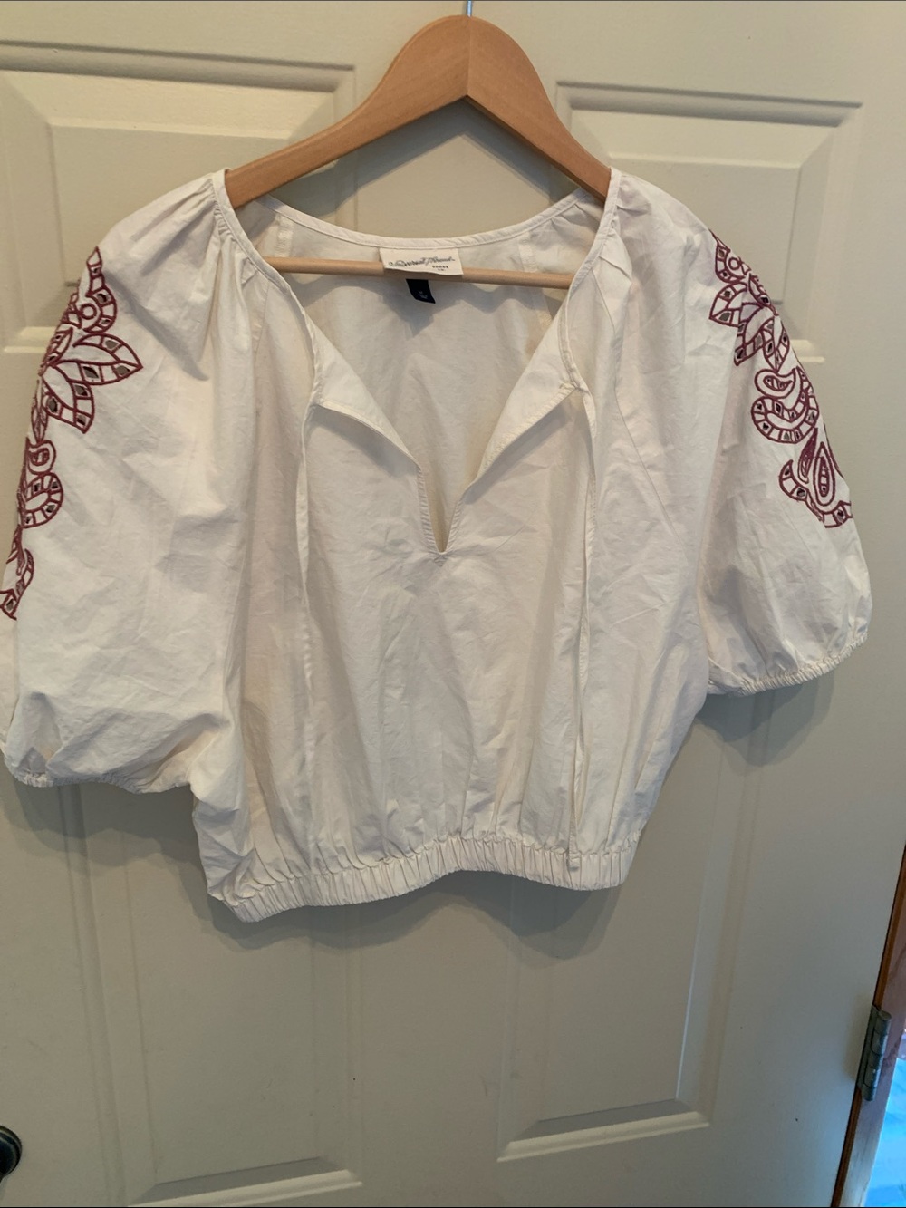 Universal Thread White Puff-Sleeve Embroidered Top with Burgundy Accents